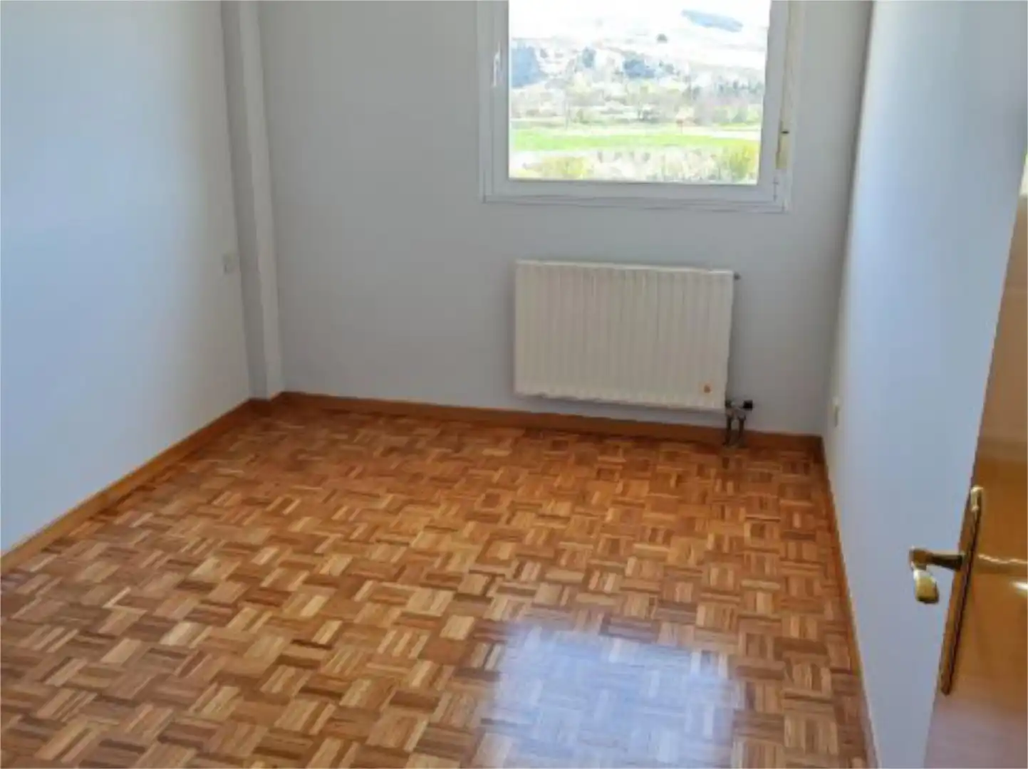 Wohnung zum Verkauf in Calle Prado de Goñi, 8, San Adrián Schlafzimmer von Wohnung zum Verkauf in San Adrián mit Heizung, Parkett und Gemeinschaftsparkplatz