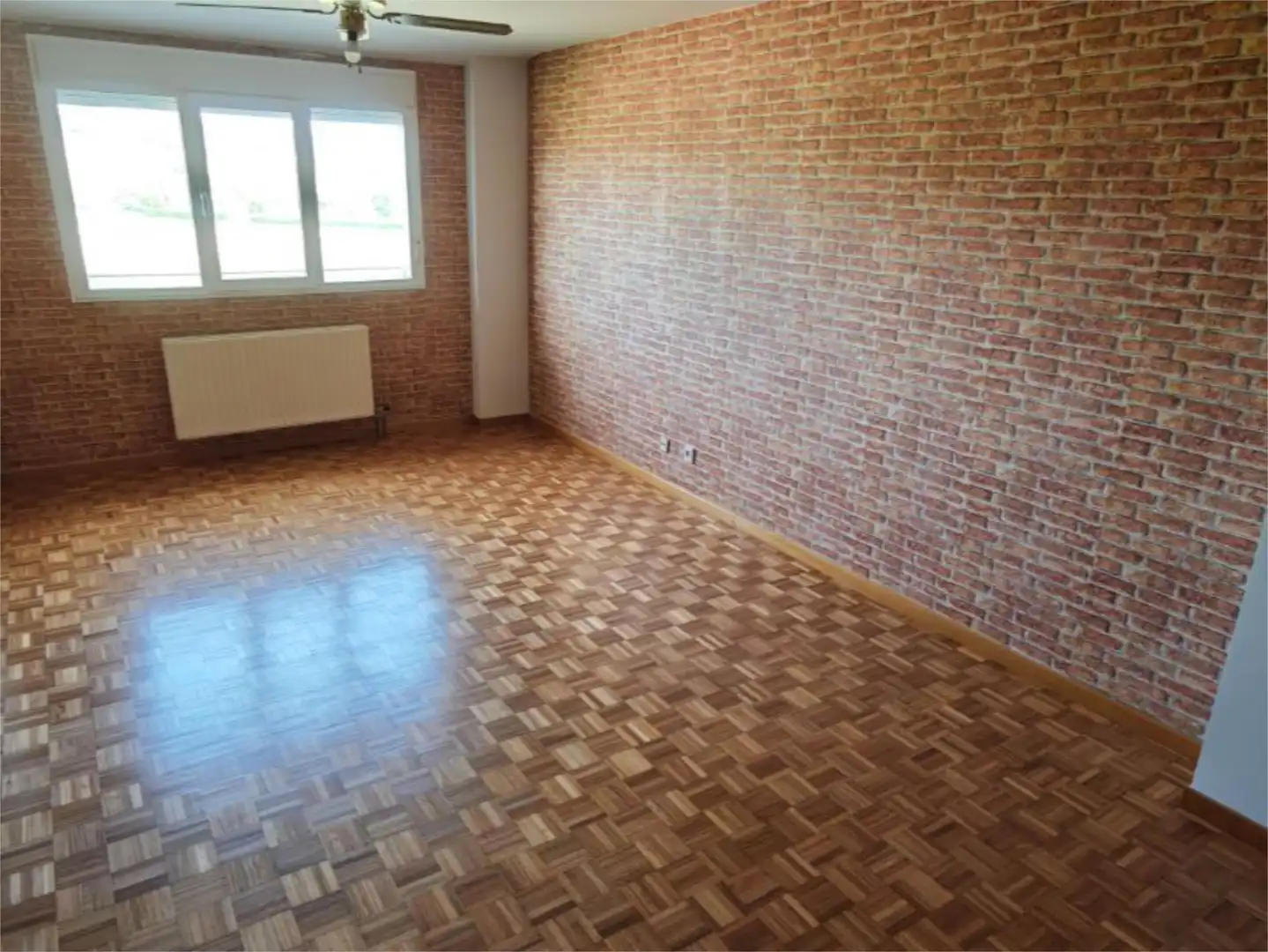 Wohnung zum Verkauf in Calle Prado de Goñi, 8, San Adrián Wohnzimmer von Wohnung zum Verkauf in San Adrián mit Heizung, Parkett und Gemeinschaftsparkplatz