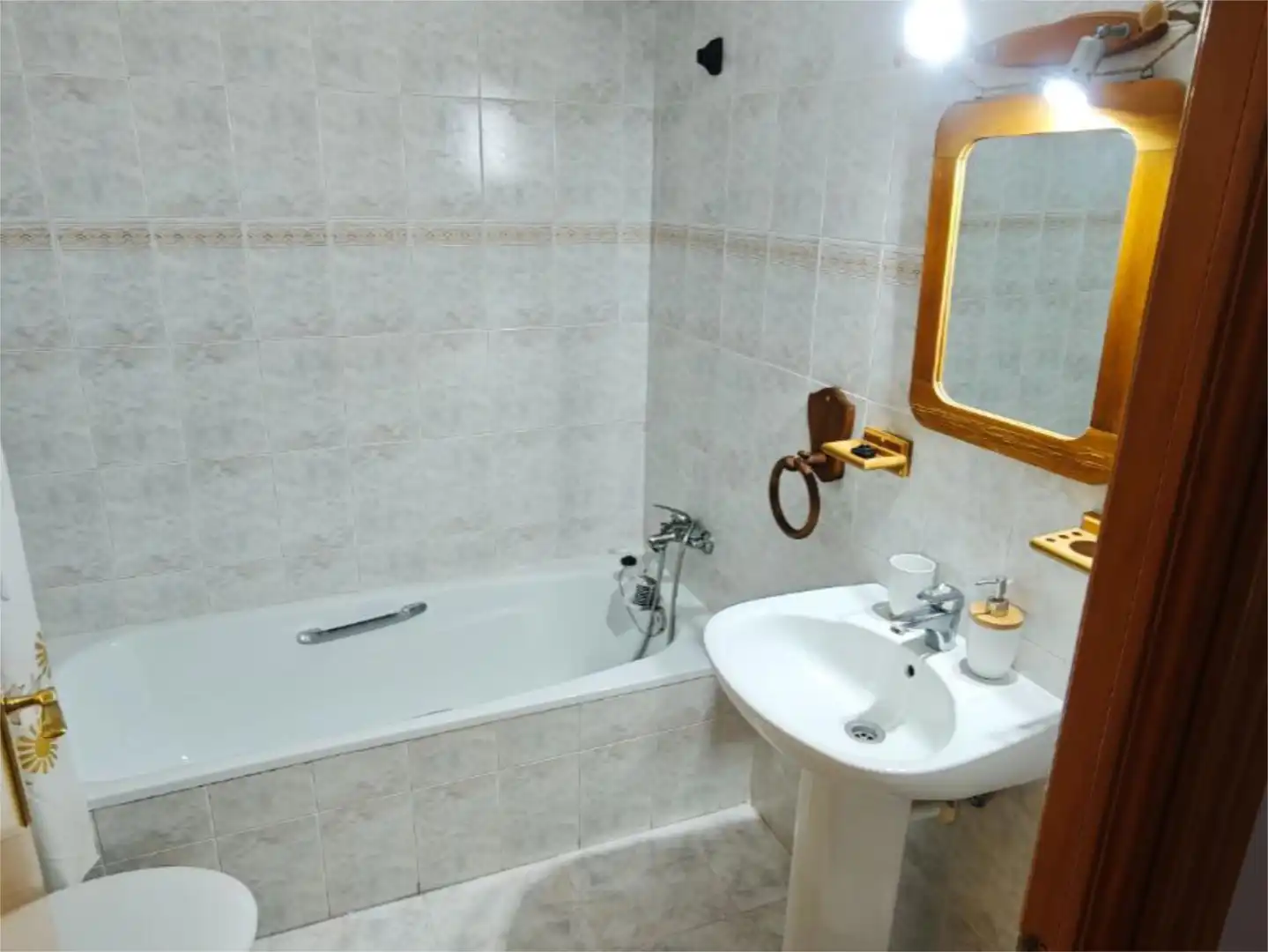 Wohnung zum Verkauf in Calle Prado de Goñi, 8, San Adrián Badezimmer von Wohnung zum Verkauf in San Adrián mit Heizung, Parkett und Gemeinschaftsparkplatz