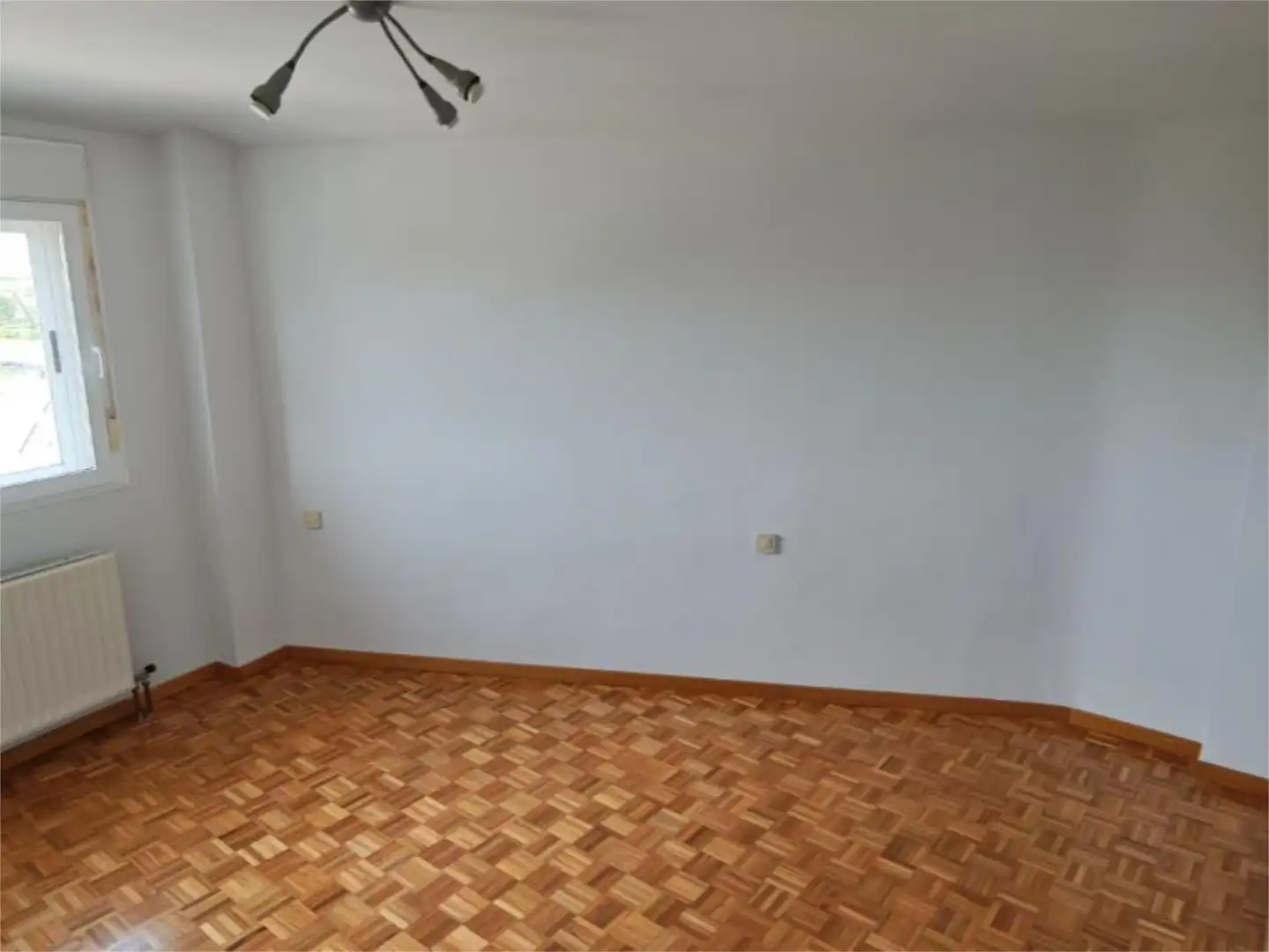 Wohnung zum Verkauf in Calle Prado de Goñi, 8, San Adrián Schlafzimmer von Wohnung zum Verkauf in San Adrián mit Heizung, Parkett und Gemeinschaftsparkplatz