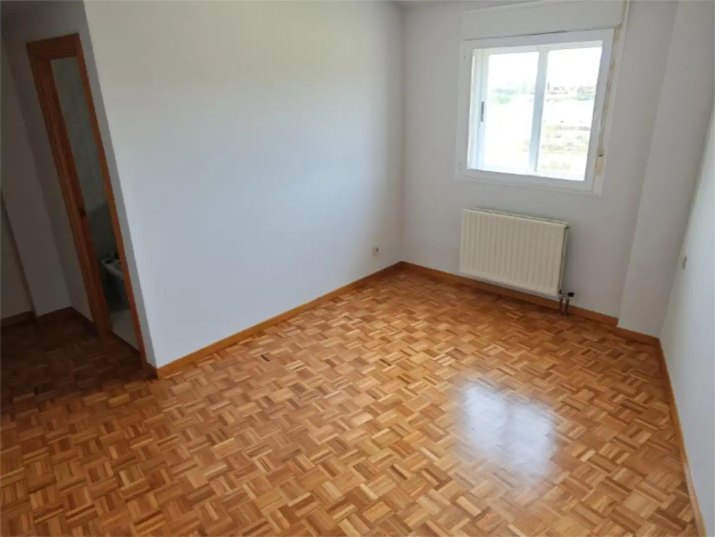 Wohnung zum Verkauf in Calle Prado de Goñi, 8, San Adrián Schlafzimmer von Wohnung zum Verkauf in San Adrián mit Heizung, Parkett und Gemeinschaftsparkplatz