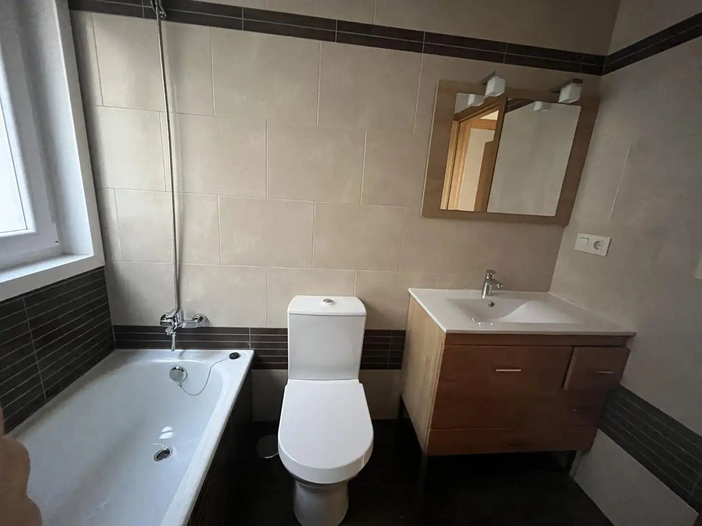 Flat for sale in Street Rúa de Laxobre, 24, Oseiro Bathroom of Flat for sale in Arteixo with Balcony