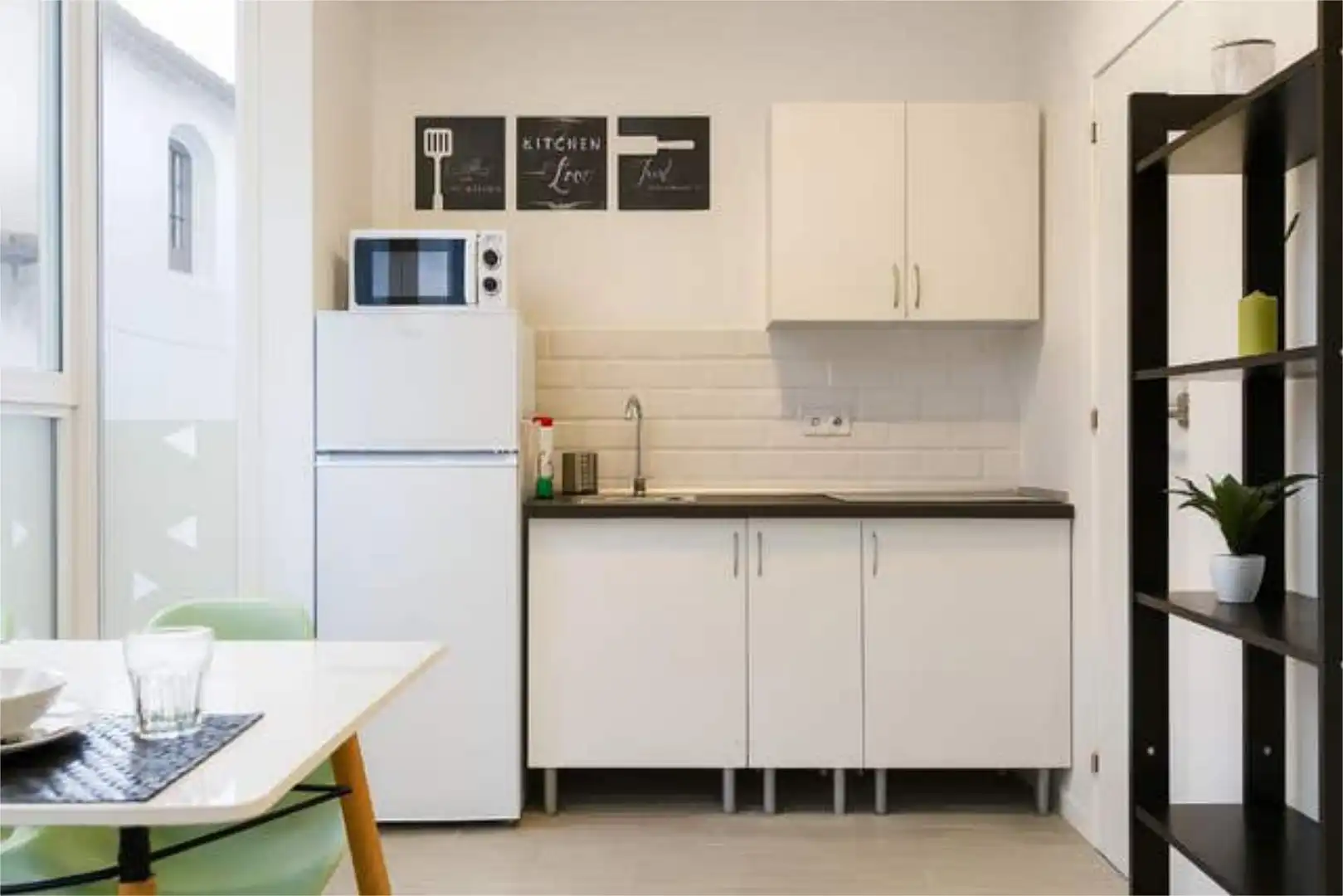 Apartamento de alquiler en Casco Antiguo Cocina de Apartamento de alquiler en Algeciras con Calefacción, Terraza y Amueblado