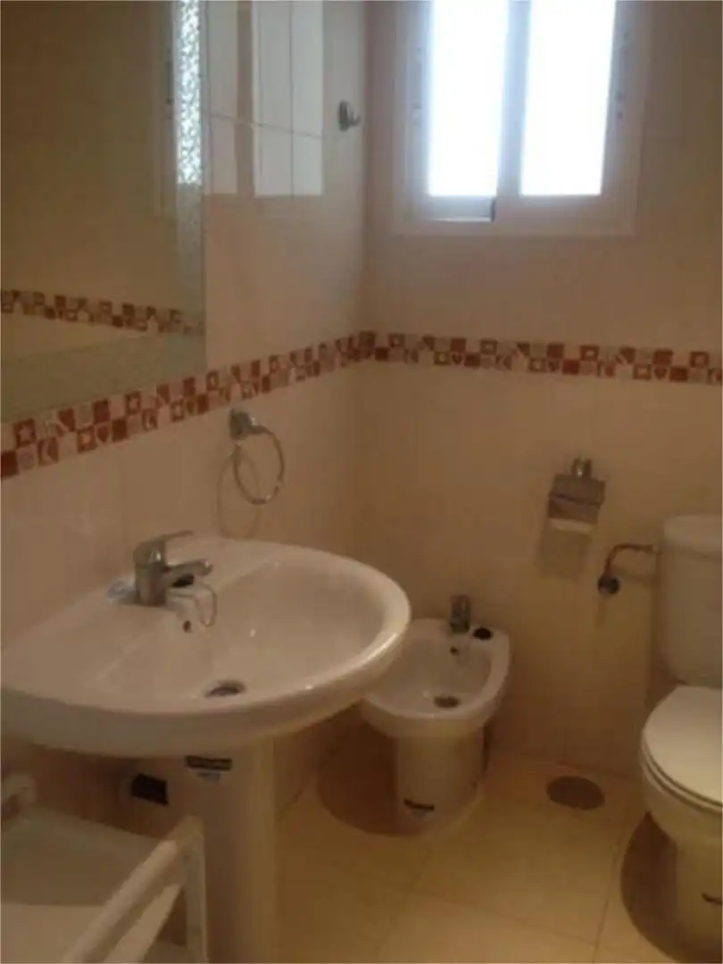 Apartamento de alquiler en Alcantarilla Baño de Apartamento de alquiler en Alcantarilla con Amueblado