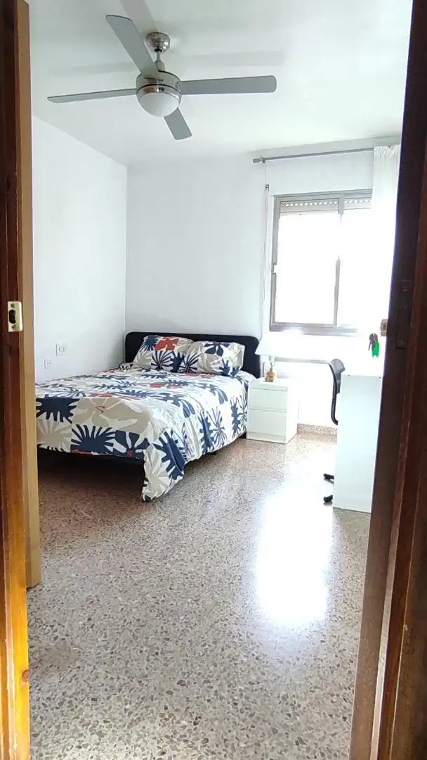 Zimmer in Avinguda de Jacinto Benavente, 10, Pueblo