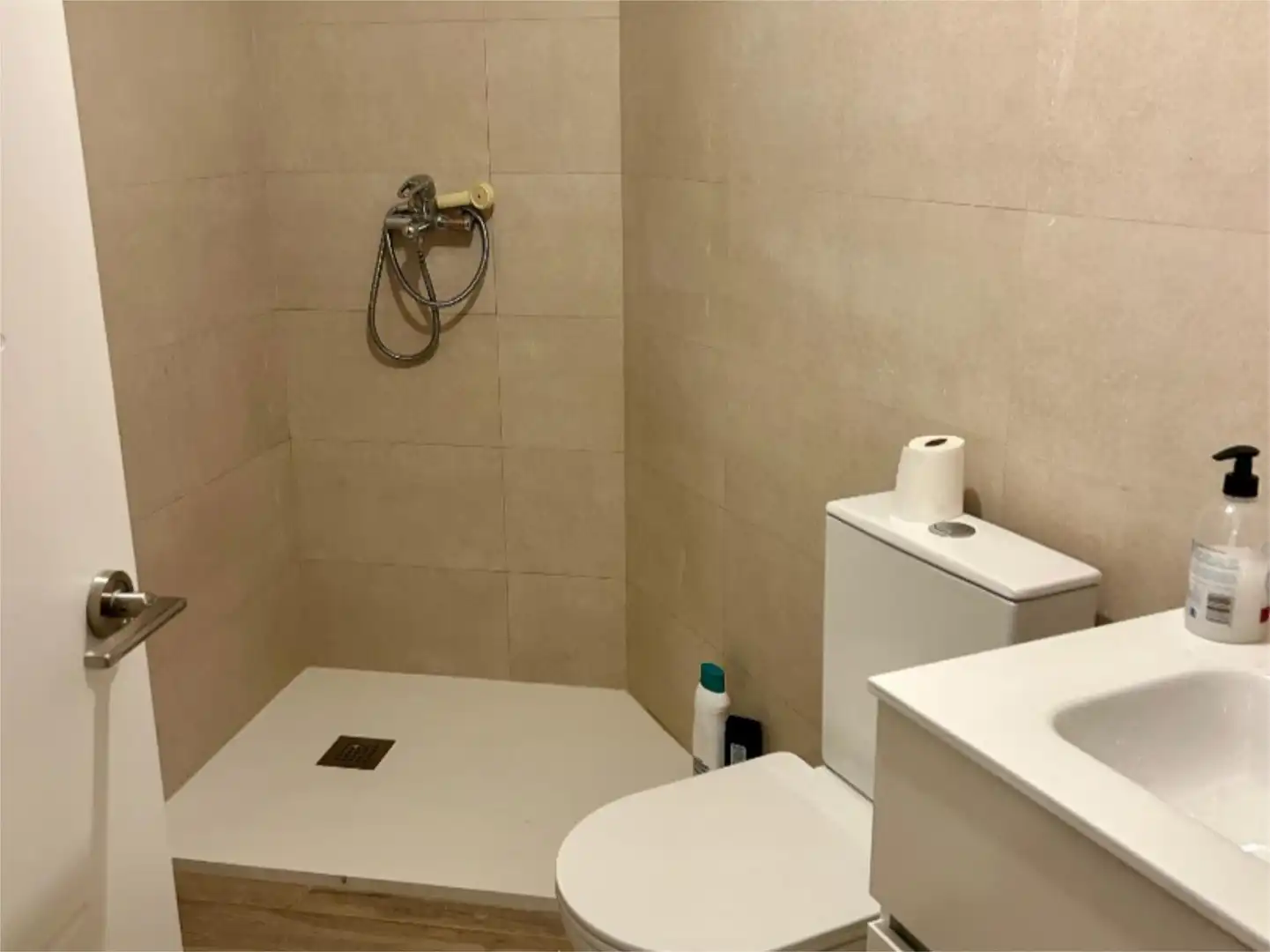 Piso en venta en Calle Leopoldo Pardo, 2, Castilla - Hermida Baño de Piso en venta en Santander con Terraza