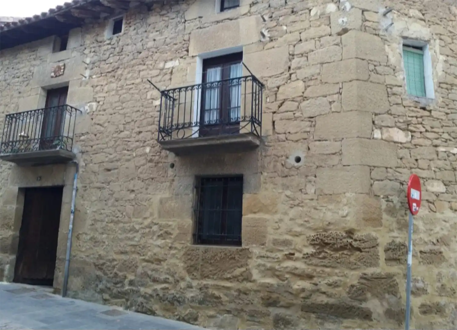 Vista exterior de Casa adosada en venda en Elciego amb Balcó