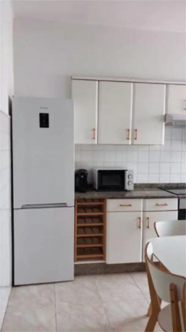 Apartament de lloguer a Bouzas Cuina de Apartament de lloguer en Vigo amb Calefacció i Moblat