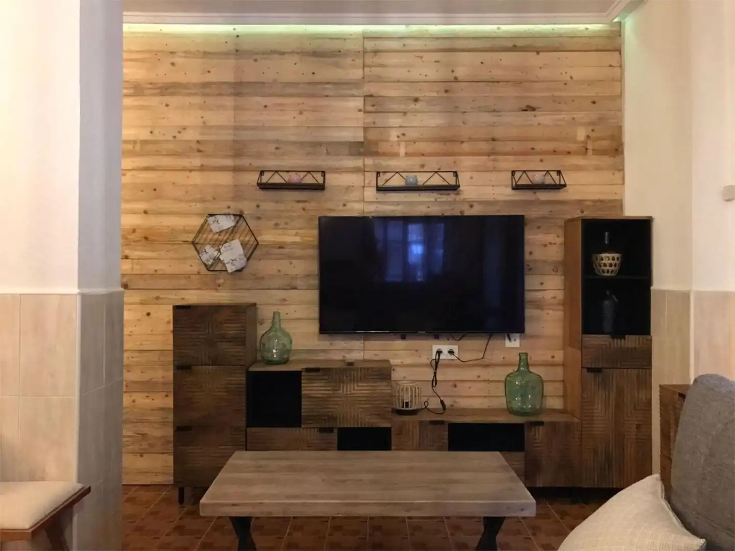 Wohnung zur Miete in Calle Radio Murcia, 4, Las Piscinas Naturales Wohnzimmer von Wohnung zur Miete in Torrevieja mit Klimaanlage