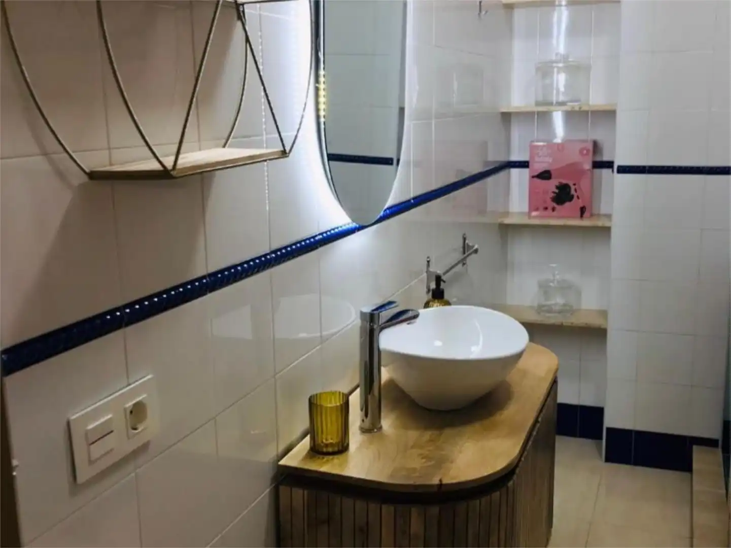 Wohnung zur Miete in Calle Radio Murcia, 4, Las Piscinas Naturales Badezimmer von Wohnung zur Miete in Torrevieja mit Klimaanlage