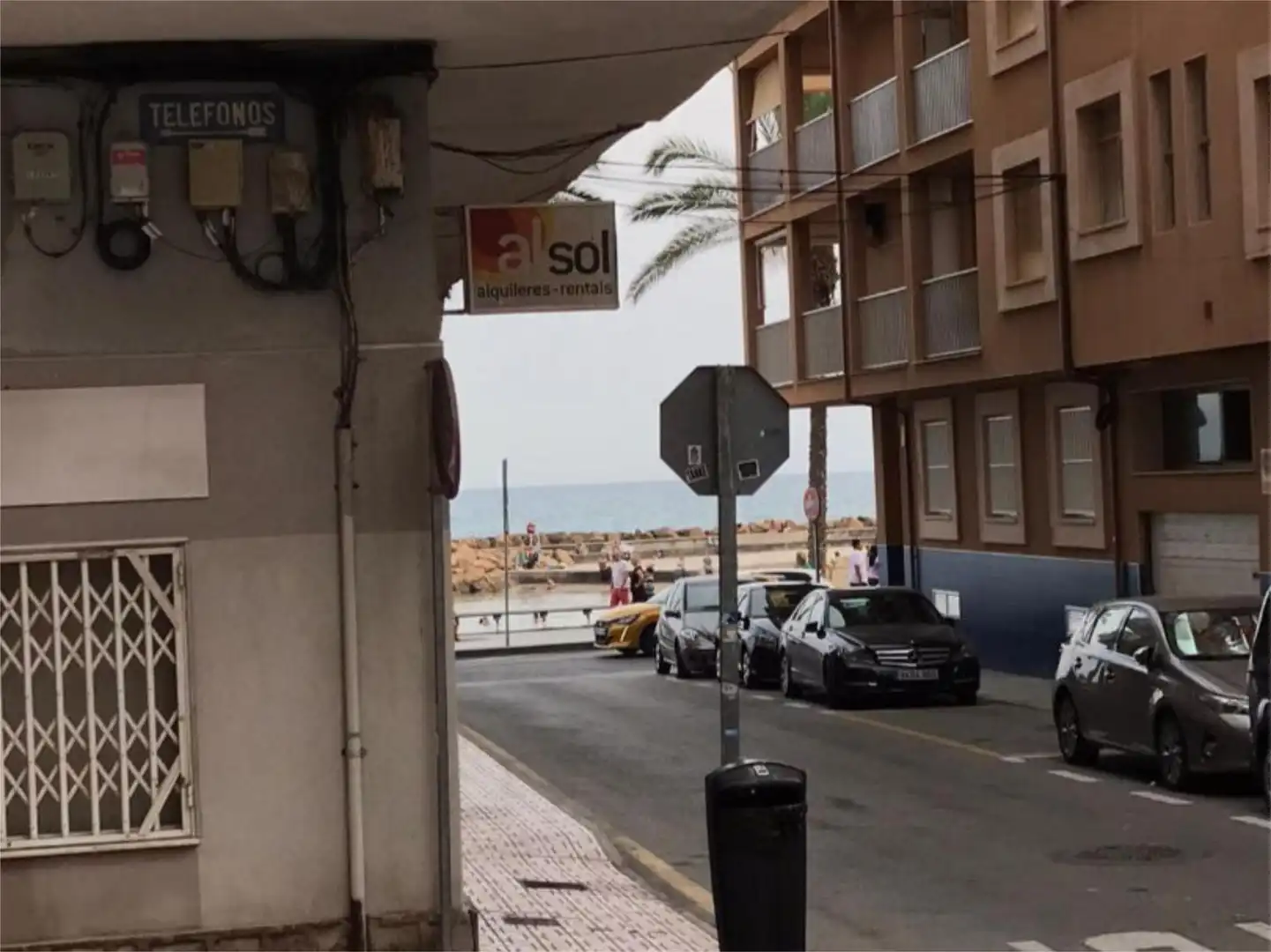 Wohnung zur Miete in Calle Radio Murcia, 4, Las Piscinas Naturales Außenansicht von Wohnung zur Miete in Torrevieja mit Klimaanlage