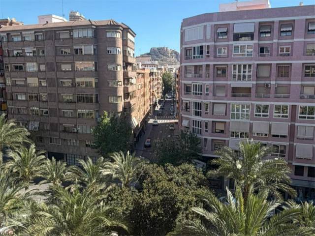 Piso en Venta en Avinguda Oscar Espla, 23 en Benalúa