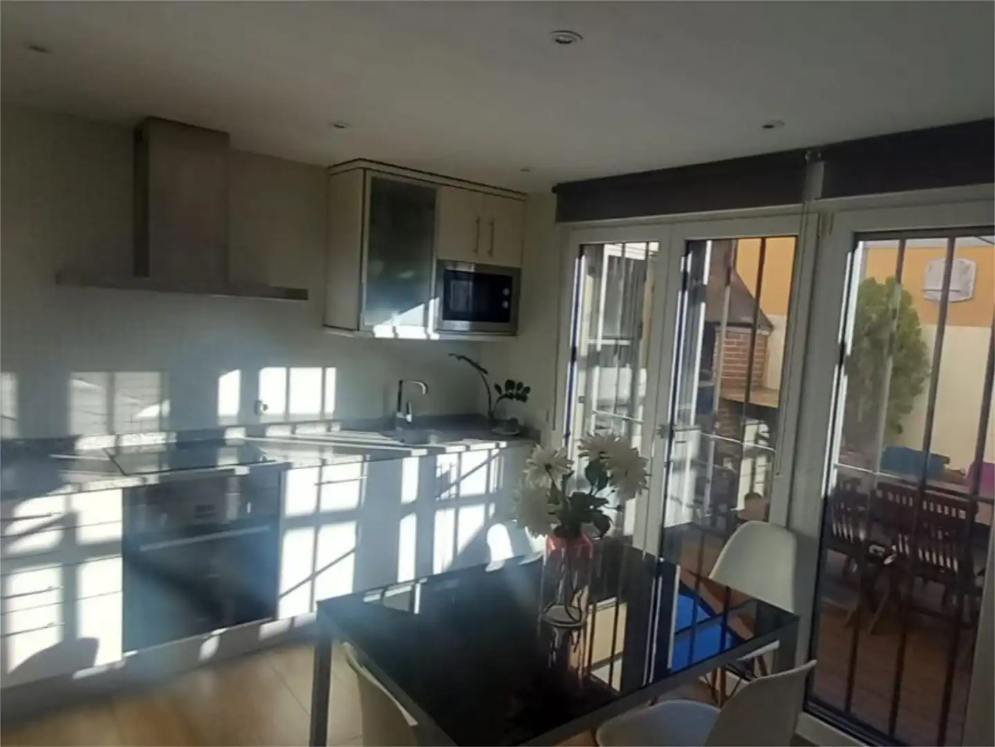 Casa o chalet en venta en Calle Amadeo Vives, 43, Las Matas - Peñascales Cocina de Casa o chalet en venta en Las Rozas de Madrid con Terraza, Piscina y Balcón