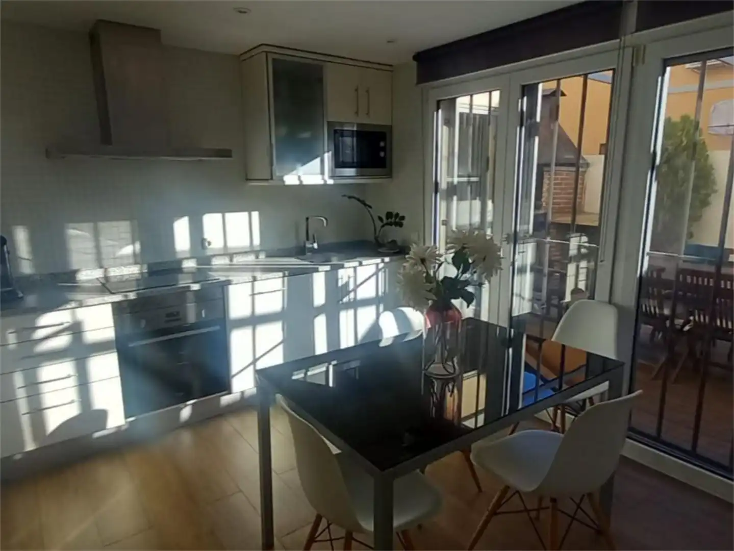 Casa o chalet en venta en Calle Amadeo Vives, 43, Las Matas - Peñascales Cocina de Casa o chalet en venta en Las Rozas de Madrid con Terraza, Piscina y Balcón