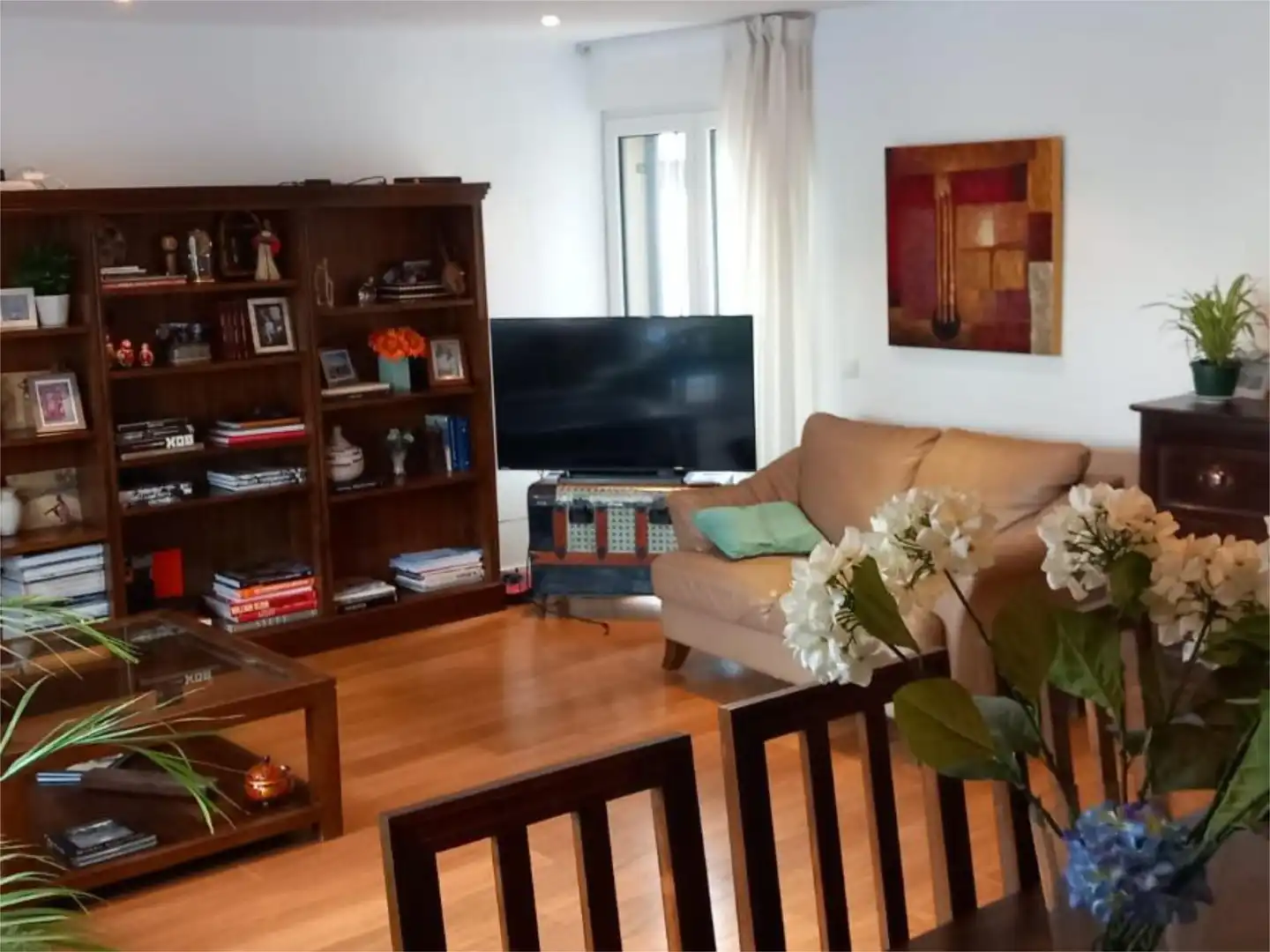 Casa o chalet en venta en Calle Amadeo Vives, 43, Las Matas - Peñascales Sala de estar de Casa o chalet en venta en Las Rozas de Madrid con Terraza, Piscina y Balcón