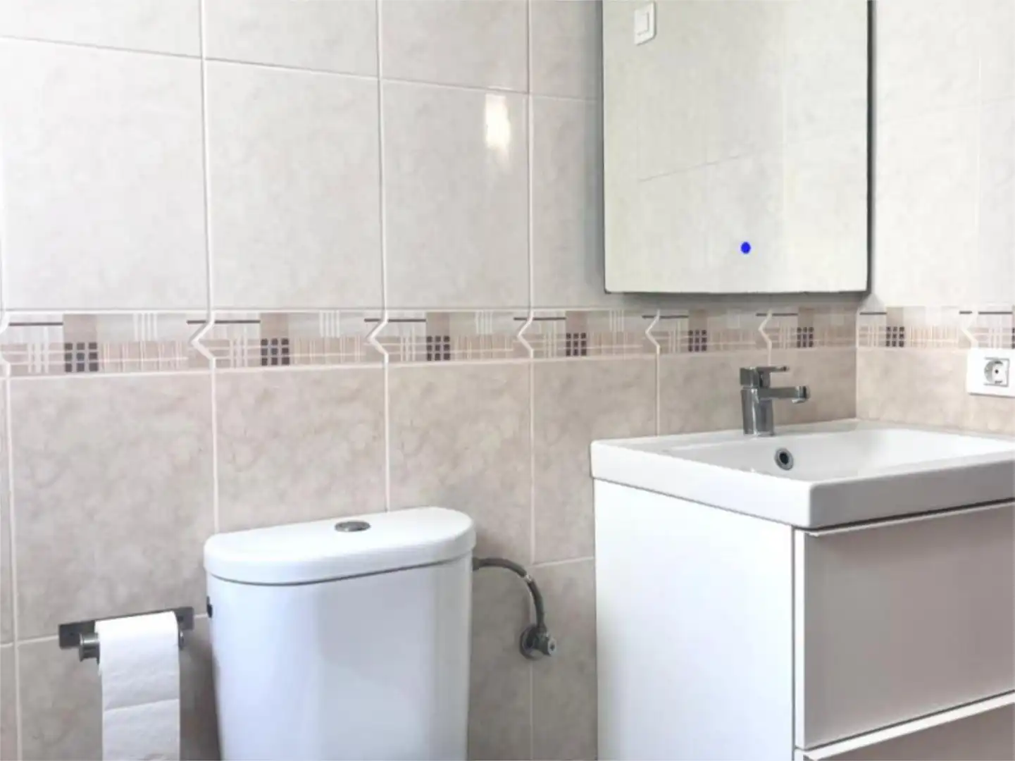 Piso en venta en Calle Isla de la Graciosa, 41, San Isidro Baño de Piso en venta en Granadilla de Abona con Terraza y Balcón