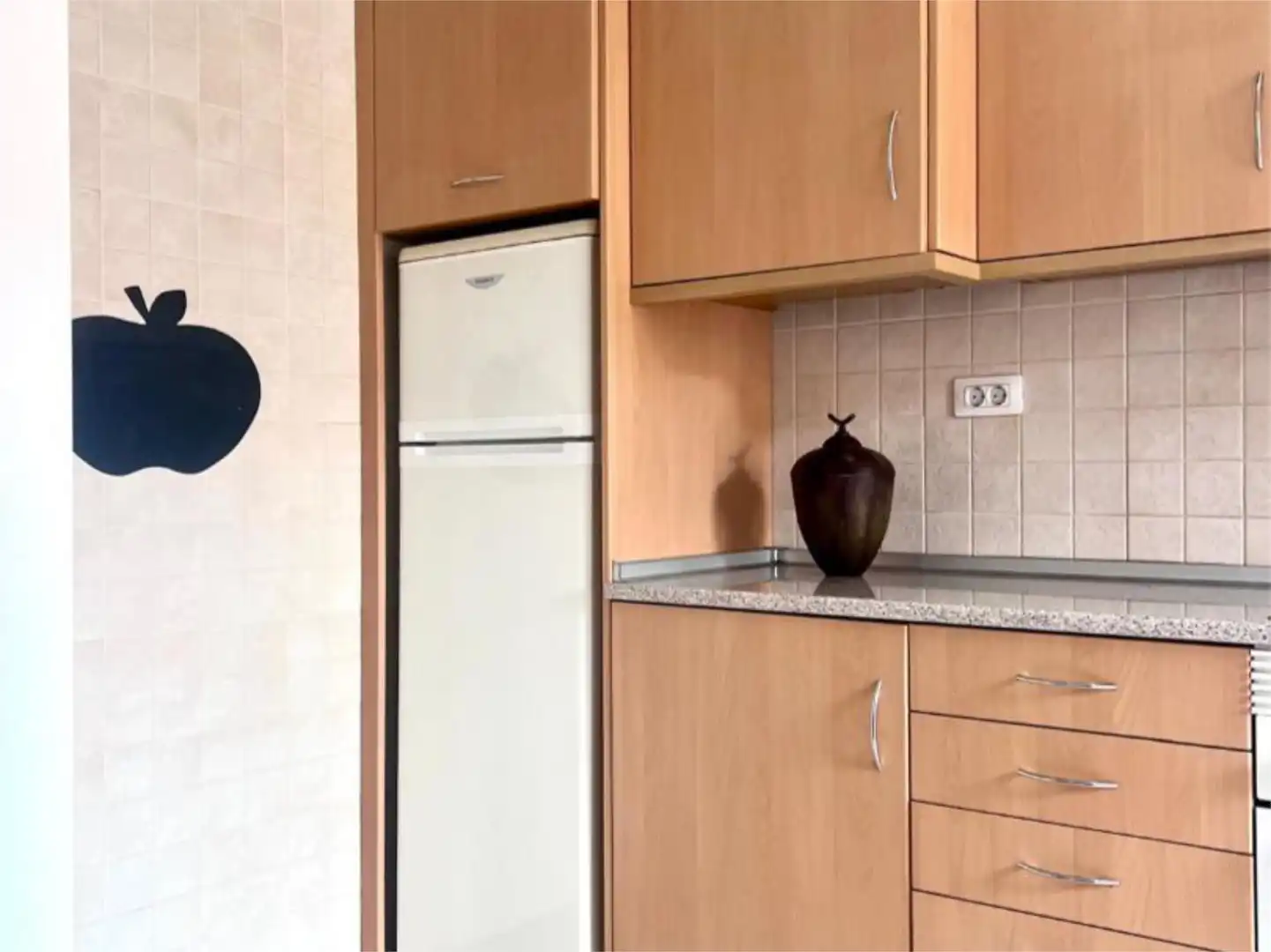 Piso en venta en Calle Isla de la Graciosa, 41, San Isidro Cocina de Piso en venta en Granadilla de Abona con Terraza y Balcón