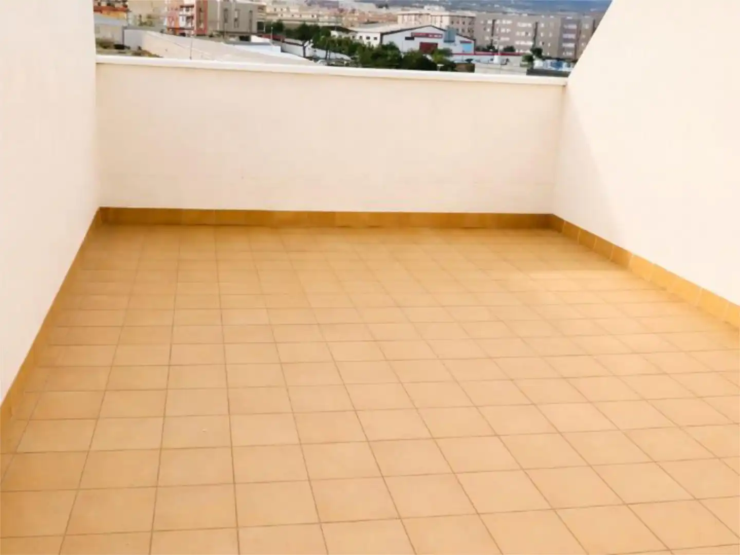 Piso en venta en Calle Isla de la Graciosa, 41, San Isidro Terraza de Piso en venta en Granadilla de Abona con Terraza y Balcón