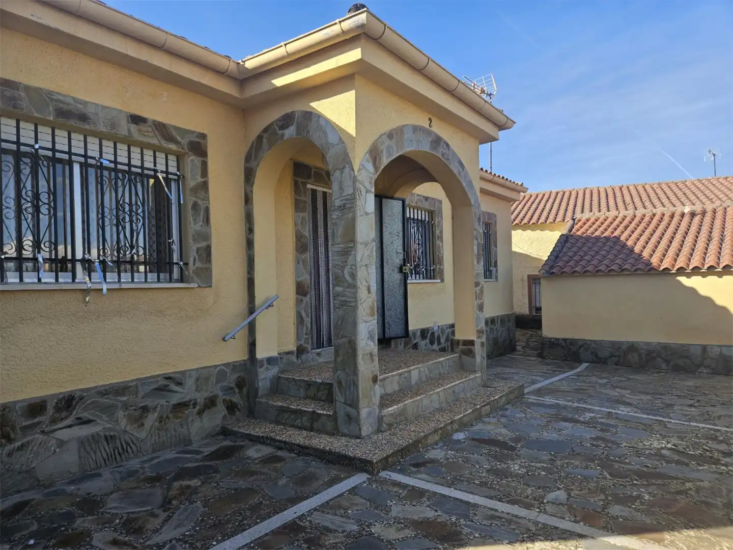 Exterior view of Detached homes for sale in Aldeavieja de Tormes  with Heating and Furnished