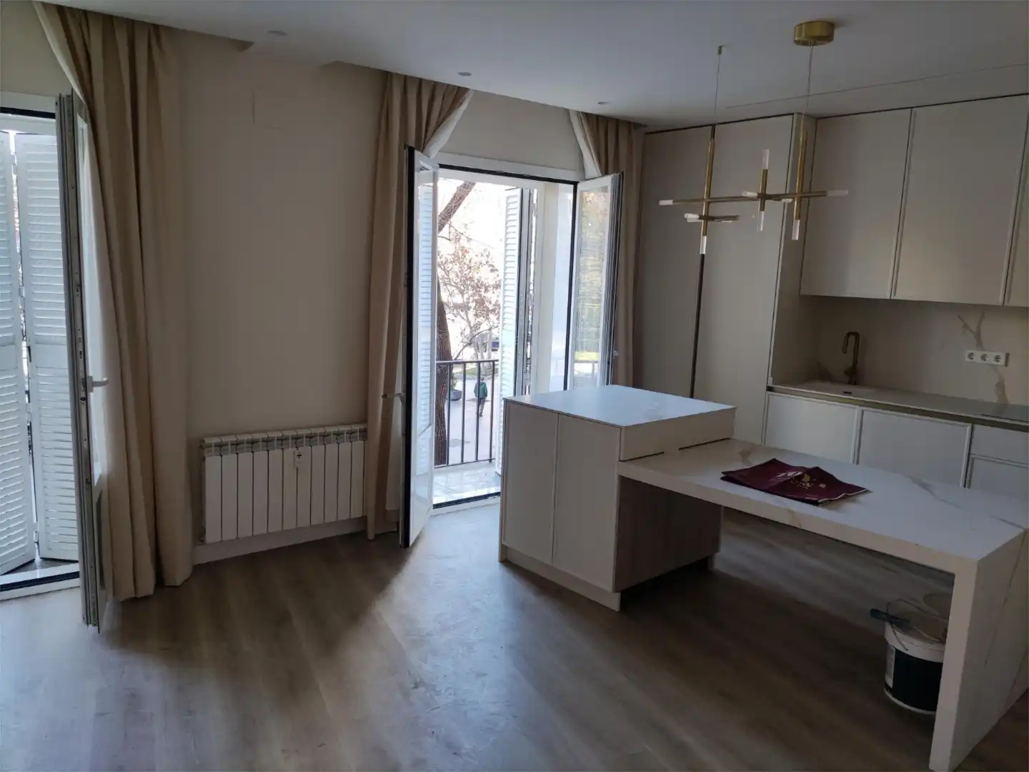 Habitación de Piso de alquiler en  Madrid Capital con Balcón