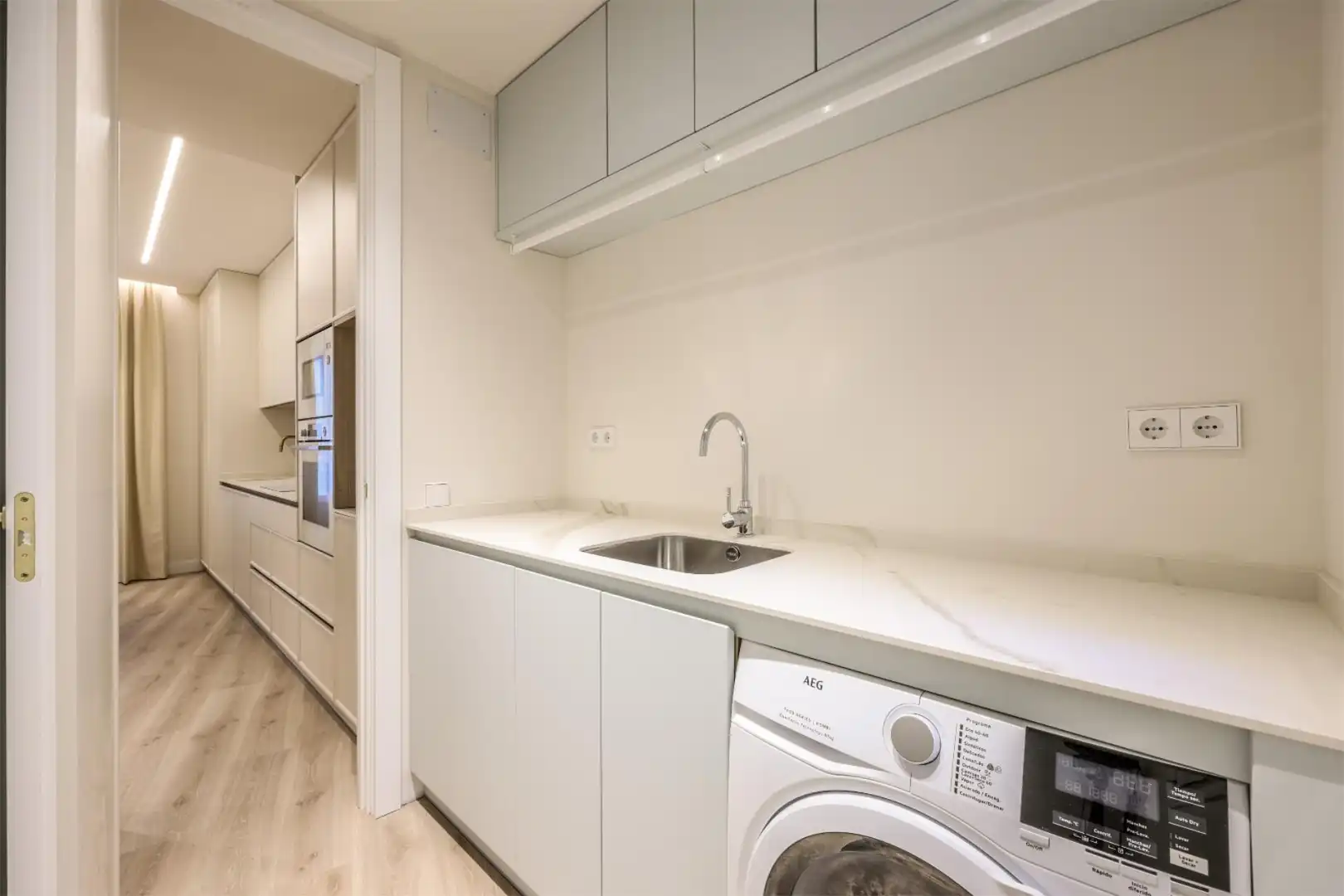 Flat for rent in Plaza de Manuel Becerra, 15, Fuente del Berro Kitchen of Flat for rent in Madrid with Heating, Parquet flooring and Furnished