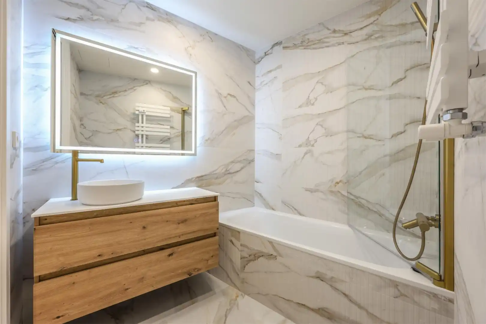 Flat for rent in Plaza de Manuel Becerra, 15, Fuente del Berro Bathroom of Flat for rent in Madrid with Heating, Parquet flooring and Furnished