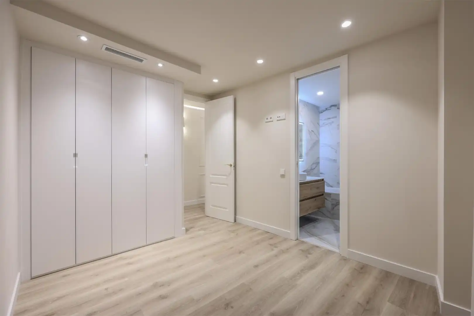 Flat for rent in Plaza de Manuel Becerra, 15, Fuente del Berro Bedroom of Flat for rent in Madrid with Heating, Parquet flooring and Furnished