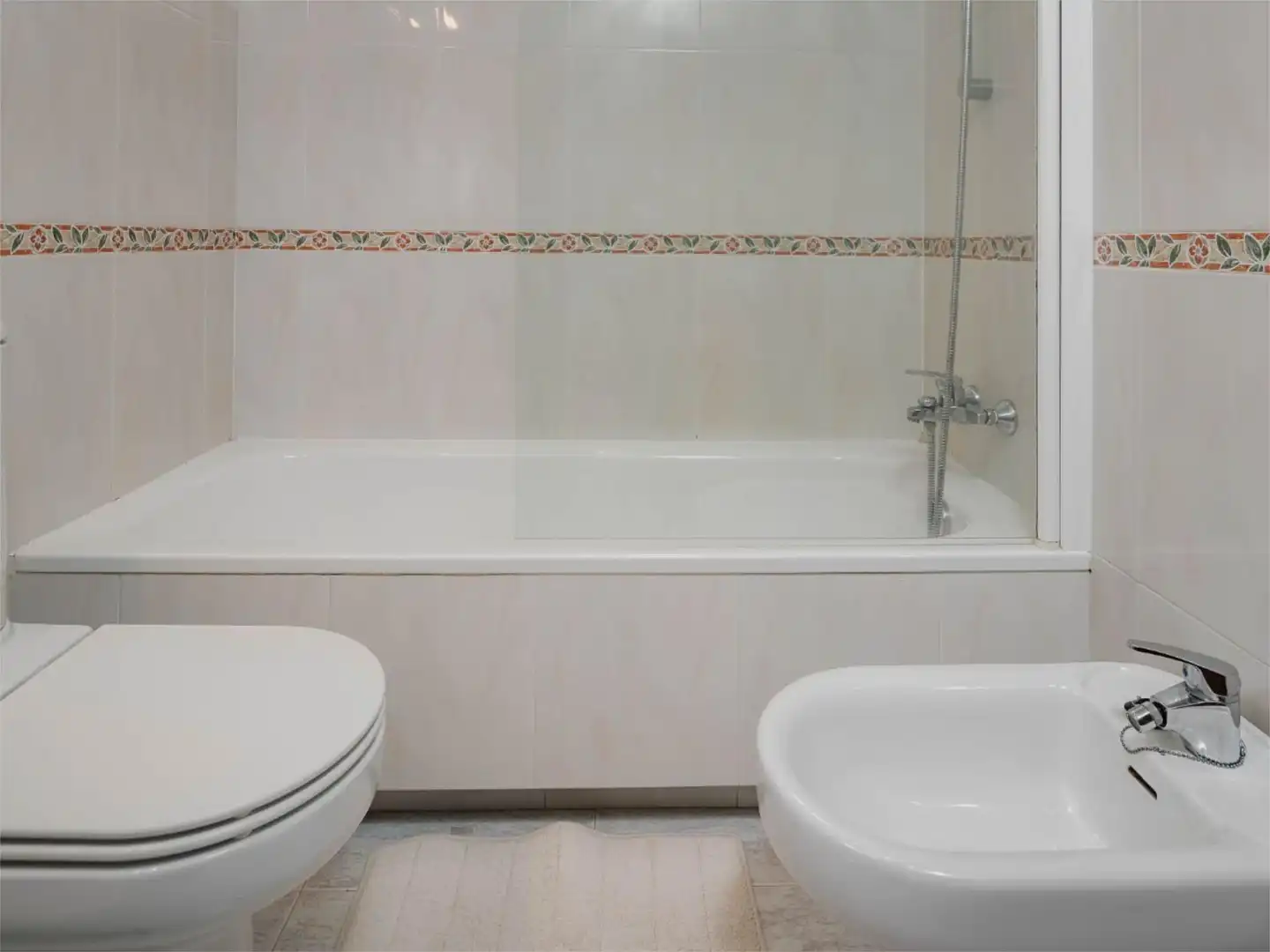 Piso de alquiler en AC-461, 48, Oroso Baño de Piso de alquiler en Oroso con Calefacción y Amueblado