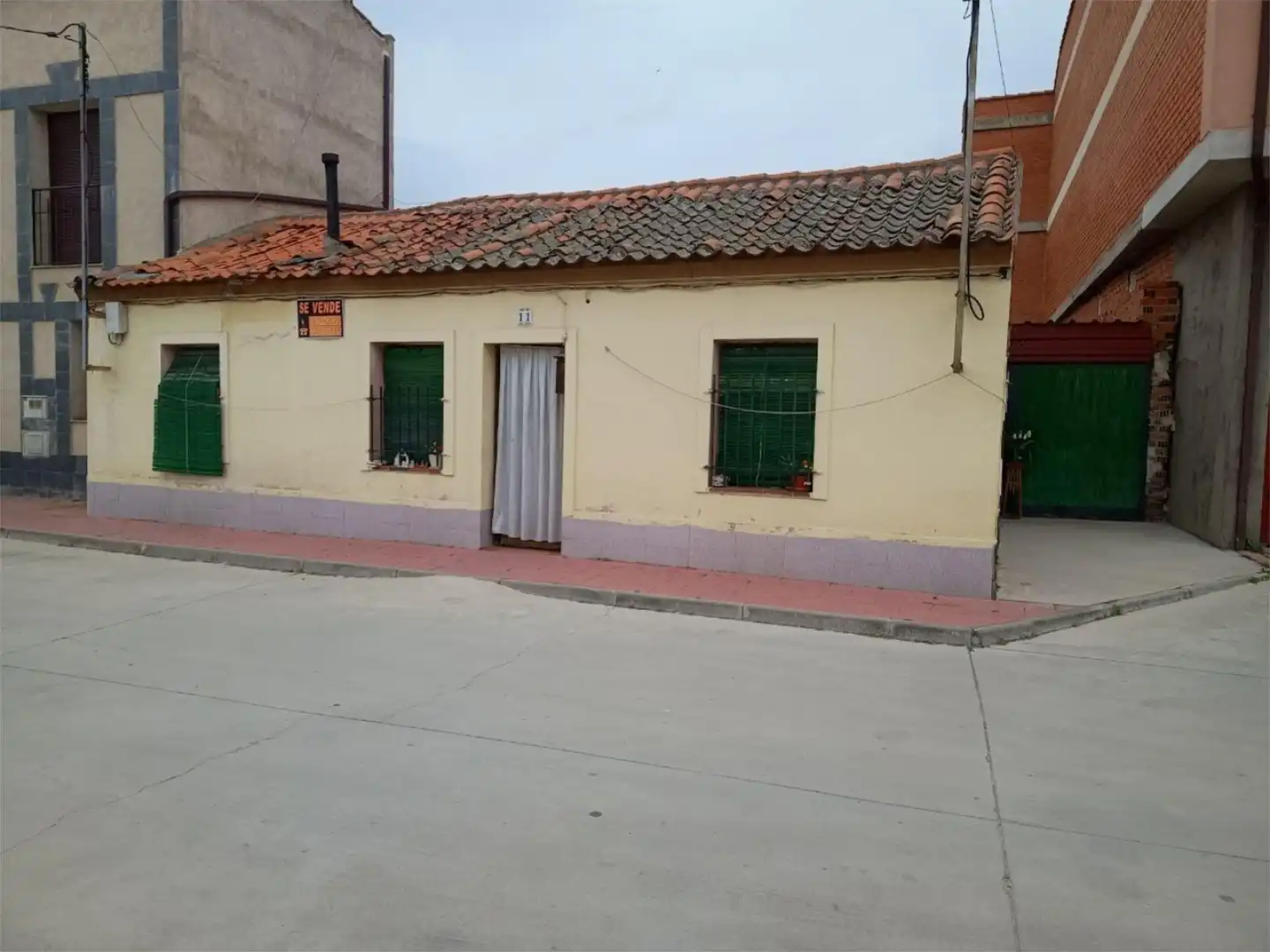 Vista exterior de Casa o chalet en venta en Nava de la Asunción con Jardín privado