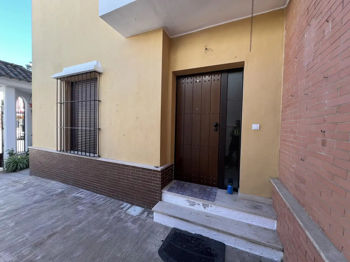 Casa adosada en venta en Calle Francisco Reyes Asenjo, 7, La Palma del Condado Vista exterior de Casa adosada en venta en La Palma del Condado con Aire acondicionado, Terraza y Balcón