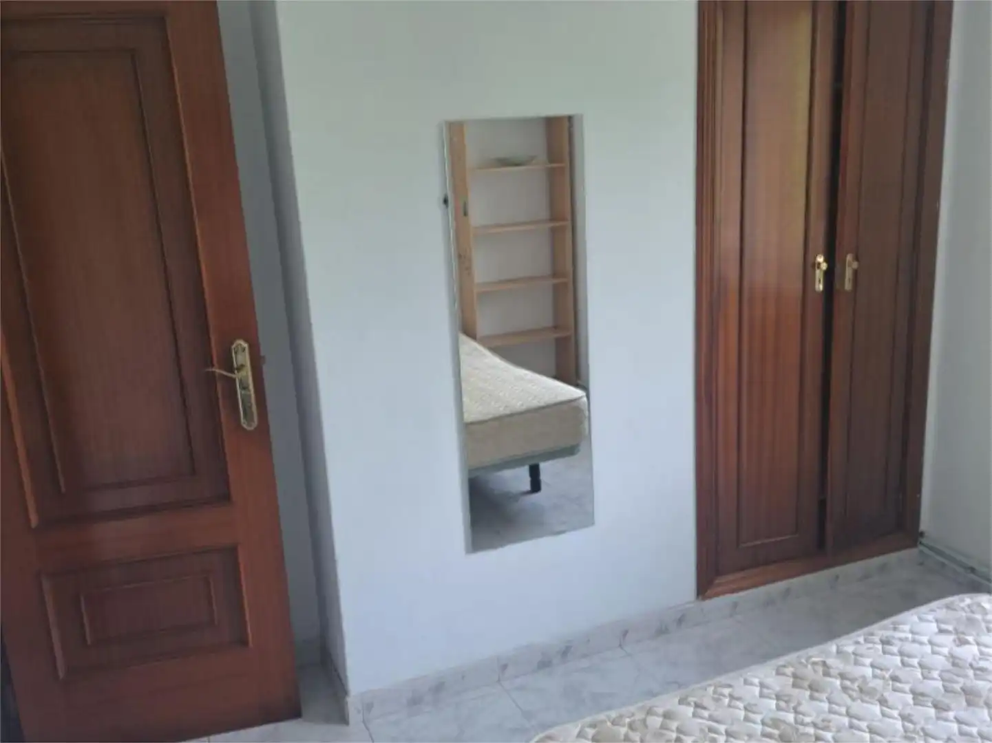 Habitación de Piso en venta en Santiago de Compostela  con Calefacción, Trastero y Amueblado