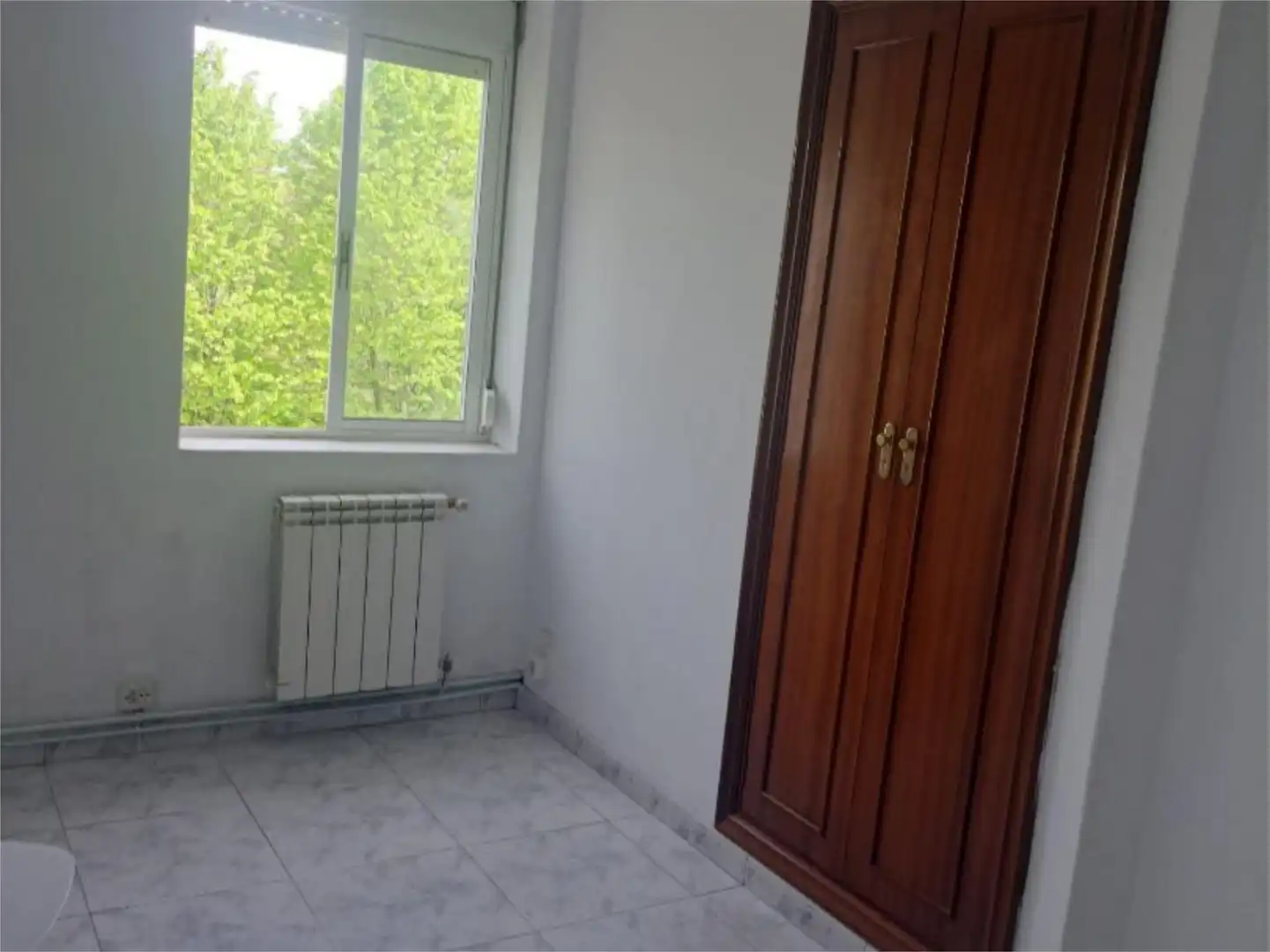 Habitación de Piso en venta en Santiago de Compostela  con Calefacción, Trastero y Amueblado