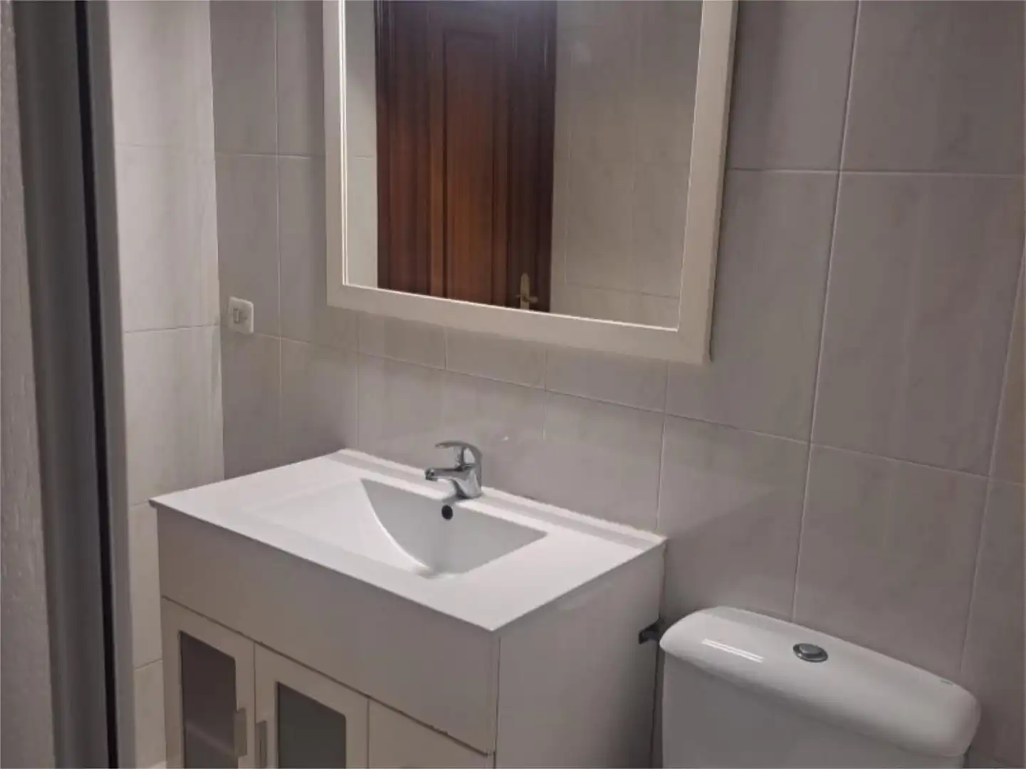 Baño de Piso en venta en Santiago de Compostela  con Calefacción, Trastero y Amueblado