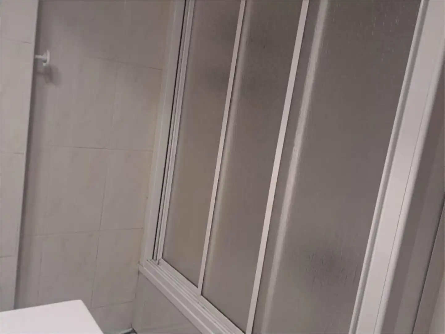 Baño de Piso en venta en Santiago de Compostela  con Calefacción, Trastero y Amueblado