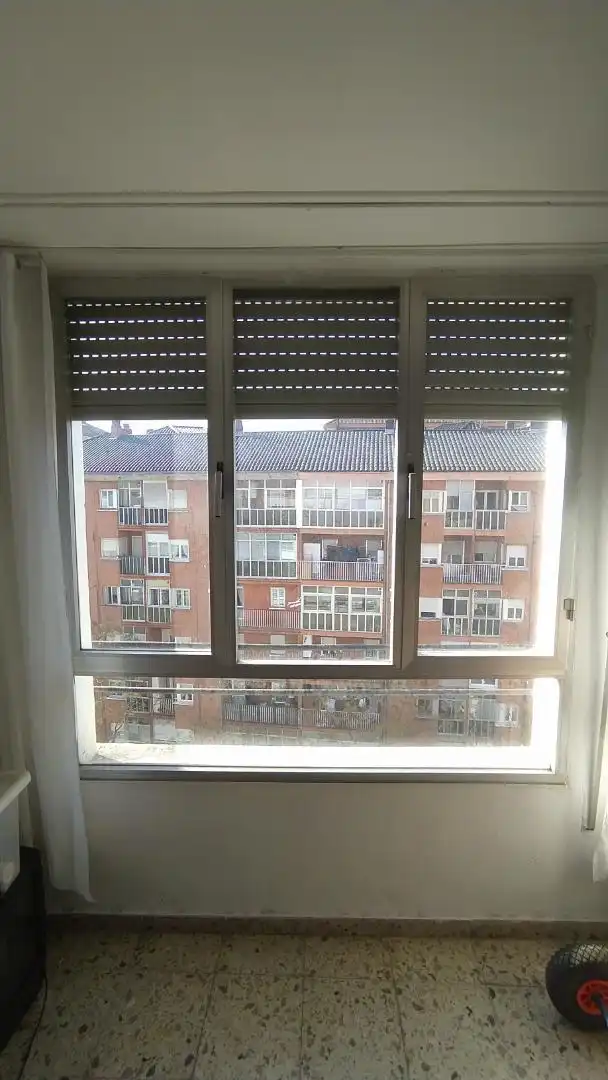 Dormitori de Pis en venda en Vitoria - Gasteiz amb Traster, Balcó i Videoporter