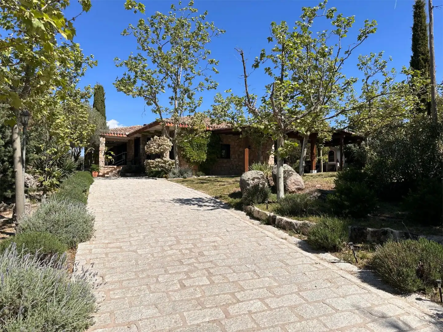 Finca rústica en venta en Mojadillas - Parque de las Infantas - El Paraiso Vista exterior de Finca rústica en venta en Valdemorillo con Aire acondicionado, Terraza y Piscina