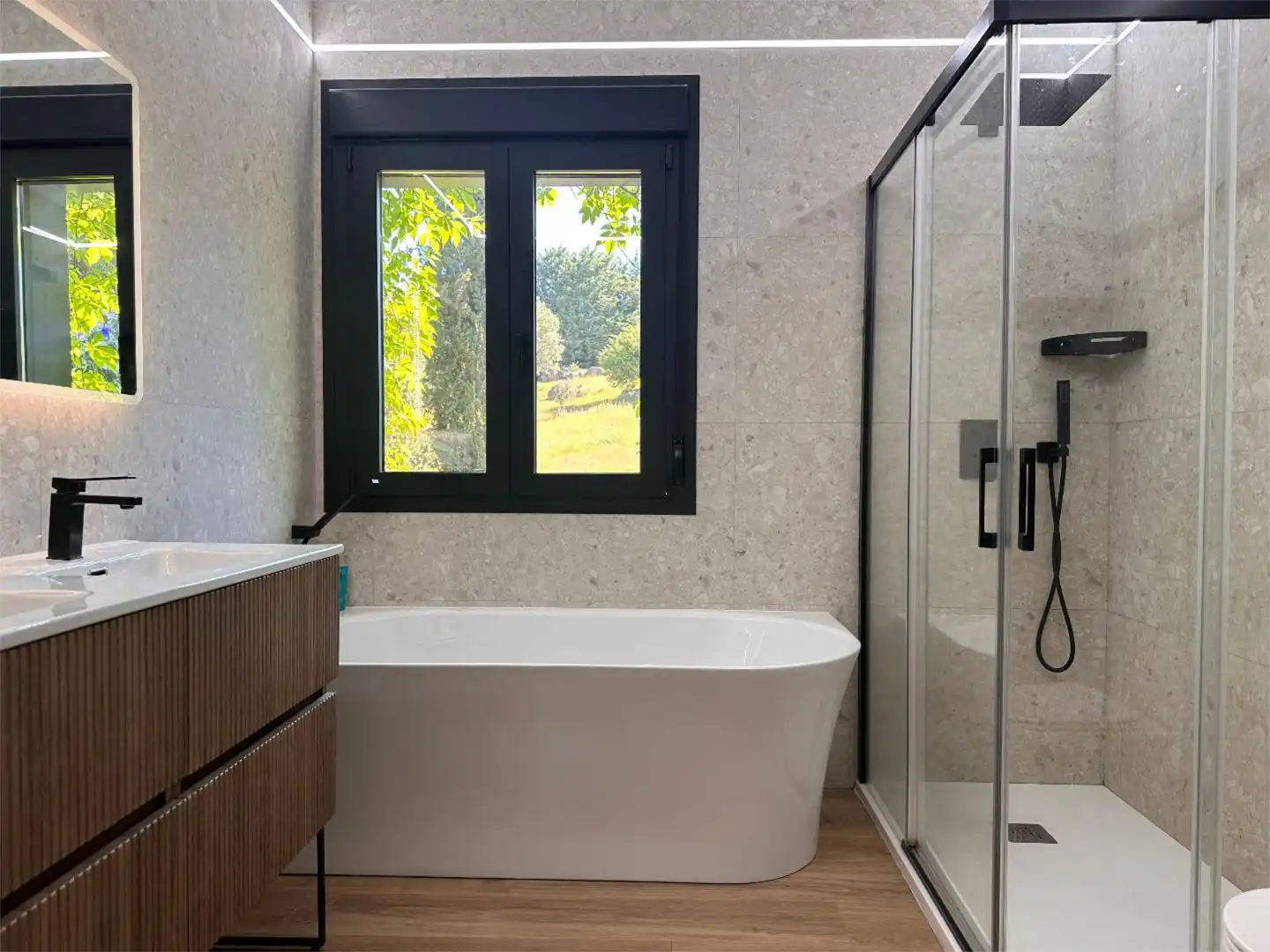 Finca rústica en venta en Mojadillas - Parque de las Infantas - El Paraiso Baño de Finca rústica en venta en Valdemorillo con Aire acondicionado, Terraza y Piscina