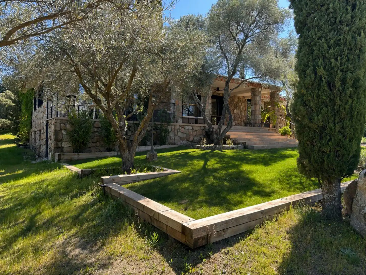 Finca rústica en venta en Mojadillas - Parque de las Infantas - El Paraiso Vista exterior de Finca rústica en venta en Valdemorillo con Aire acondicionado, Terraza y Piscina