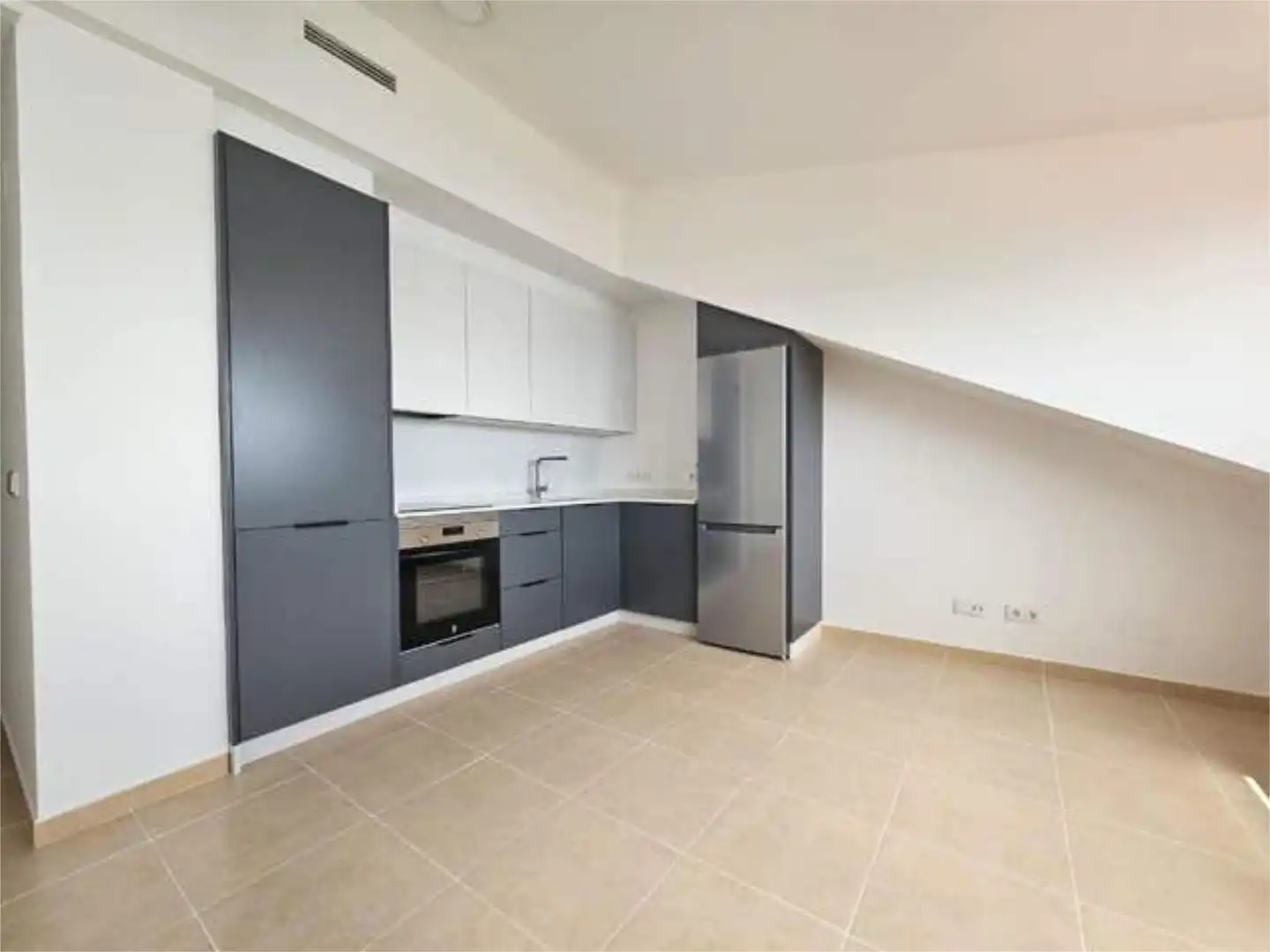Ático en venta en Santa Uxía de Ribeira Cocina de Ático en venta en Ribeira con Jardín privado y Trastero