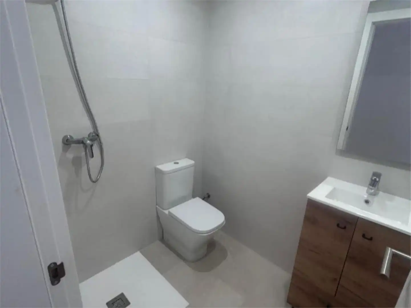 Wohnung zum Verkauf in Carrer Tomàs Rosell, 28, Llinars del Vallès Badezimmer von Wohnung zum Verkauf in Llinars del Vallès mit Klimaanlage und Terrasse