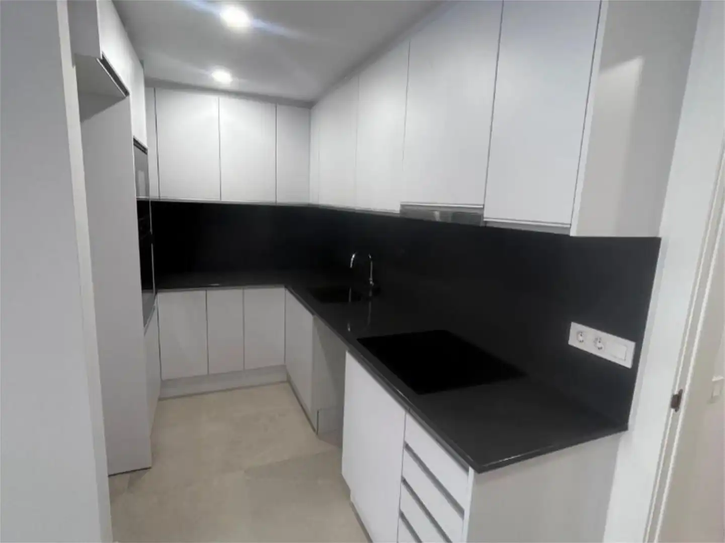 Wohnung zum Verkauf in Carrer Tomàs Rosell, 28, Llinars del Vallès Küche von Wohnung zum Verkauf in Llinars del Vallès mit Klimaanlage und Terrasse