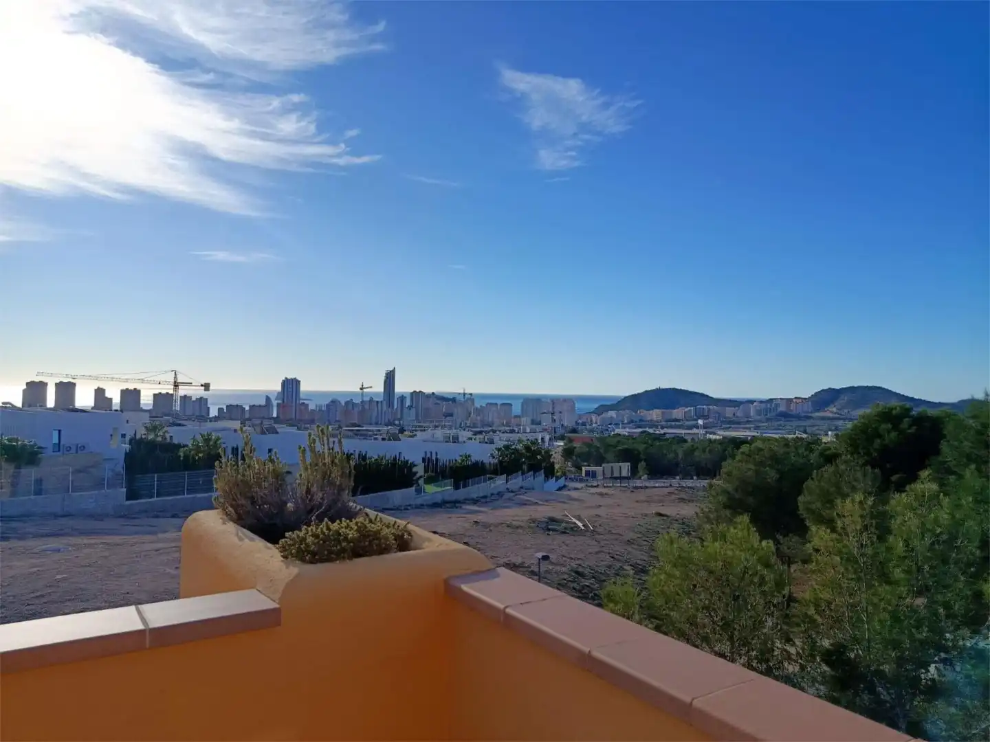 Vista exterior de Piso en venta en Finestrat con Aire acondicionado, Calefacción y Jardín privado