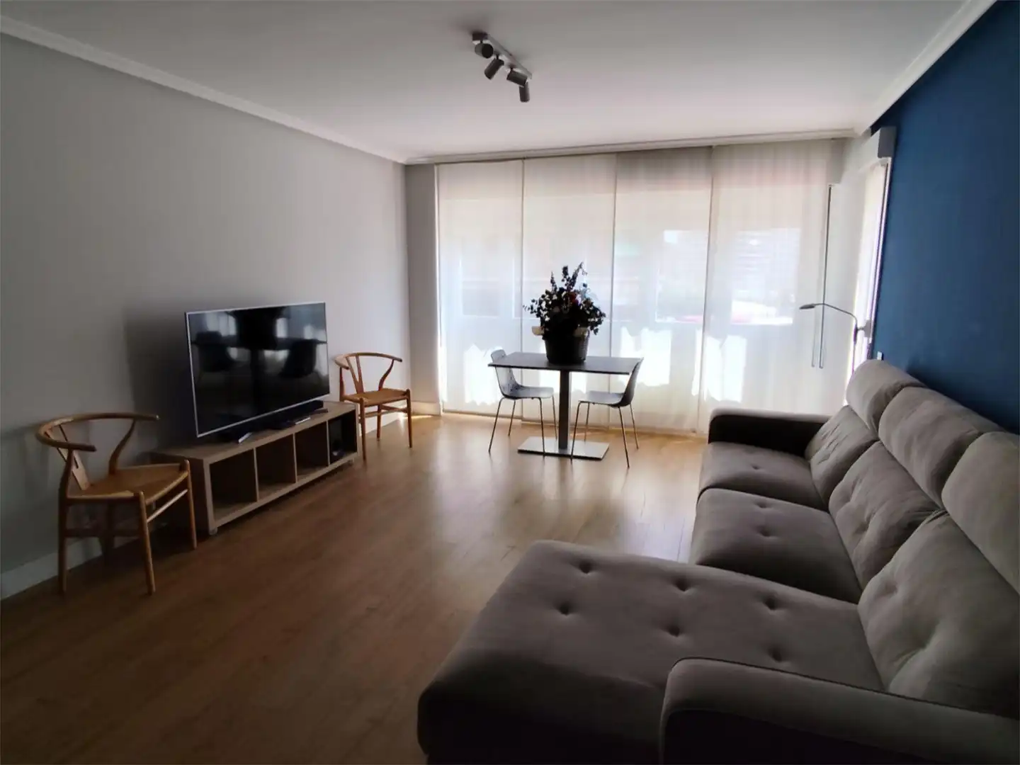 Living room of Flat for rent in  Logroño  with Heating, Parquet flooring and Terrace
