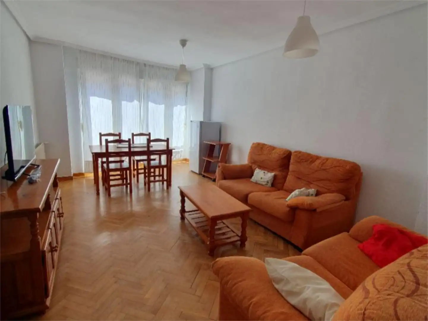 Living room of Flat for rent in Getafe  with Heating, Parquet flooring and Furnished