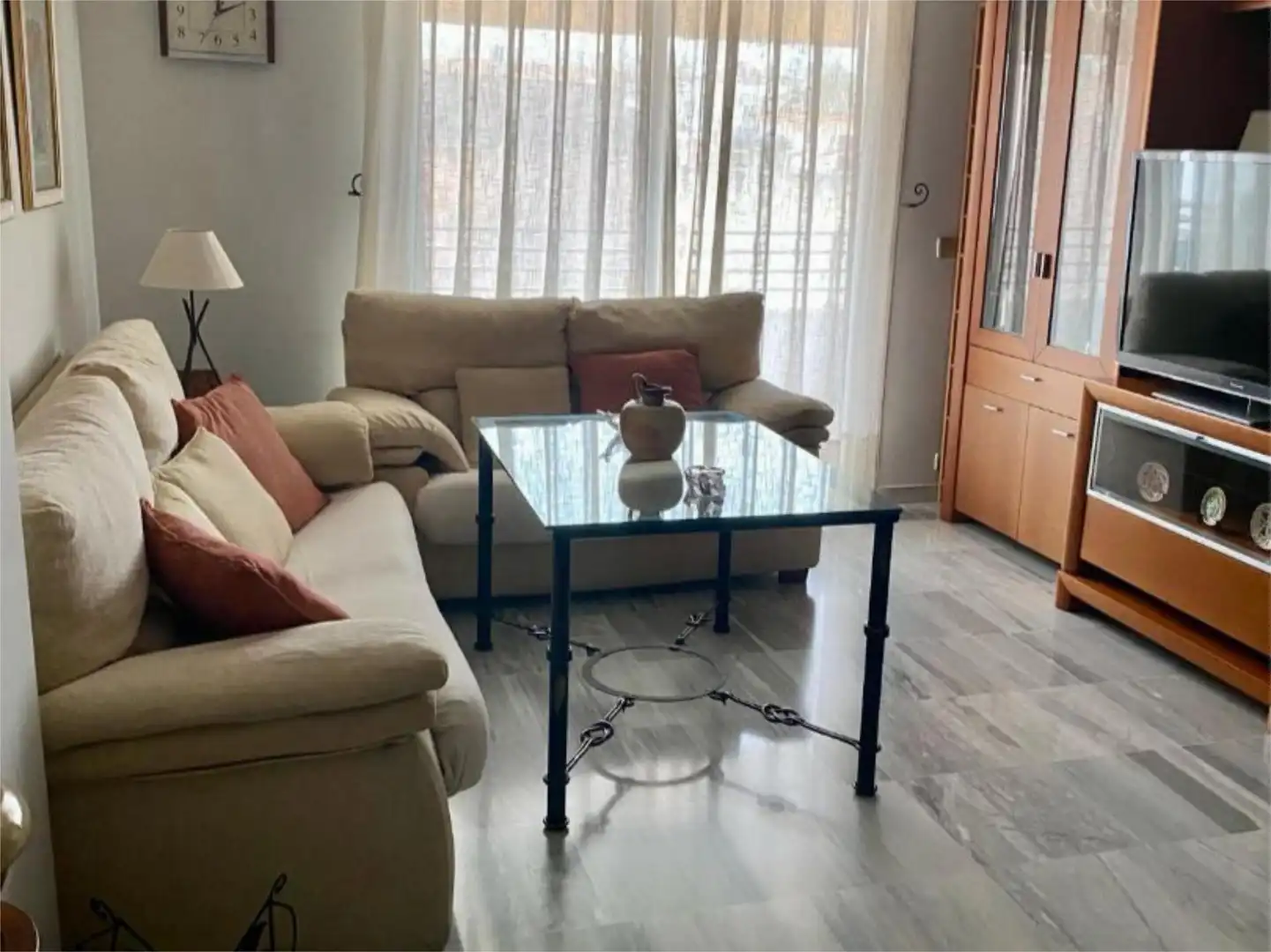 Wohnung zum Verkauf in Calle Pintor Racionero Castro, 16, Santa Rosa - Valdeolleros Wohnzimmer von Wohnung zum Verkauf in Córdoba Capital mit Klimaanlage und Terrasse