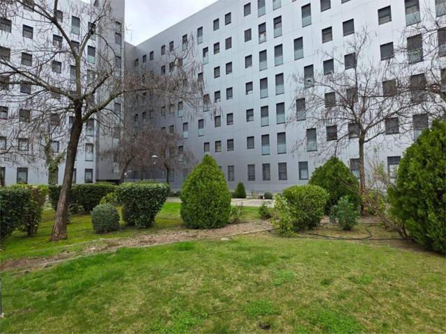 Piso en Venta en Calle Profesor Manuel Olivencia Ruiz, 25 en Colores -  Entreparques