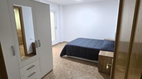 Foto 3 de Planta baja de alquiler en Calle Luis Vives, 21, Requena, Valencia