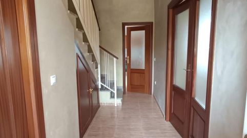 Foto 3 de Casa adosada en venta en Calle José Muriel Igneson, 21, La Carolina, Jaén