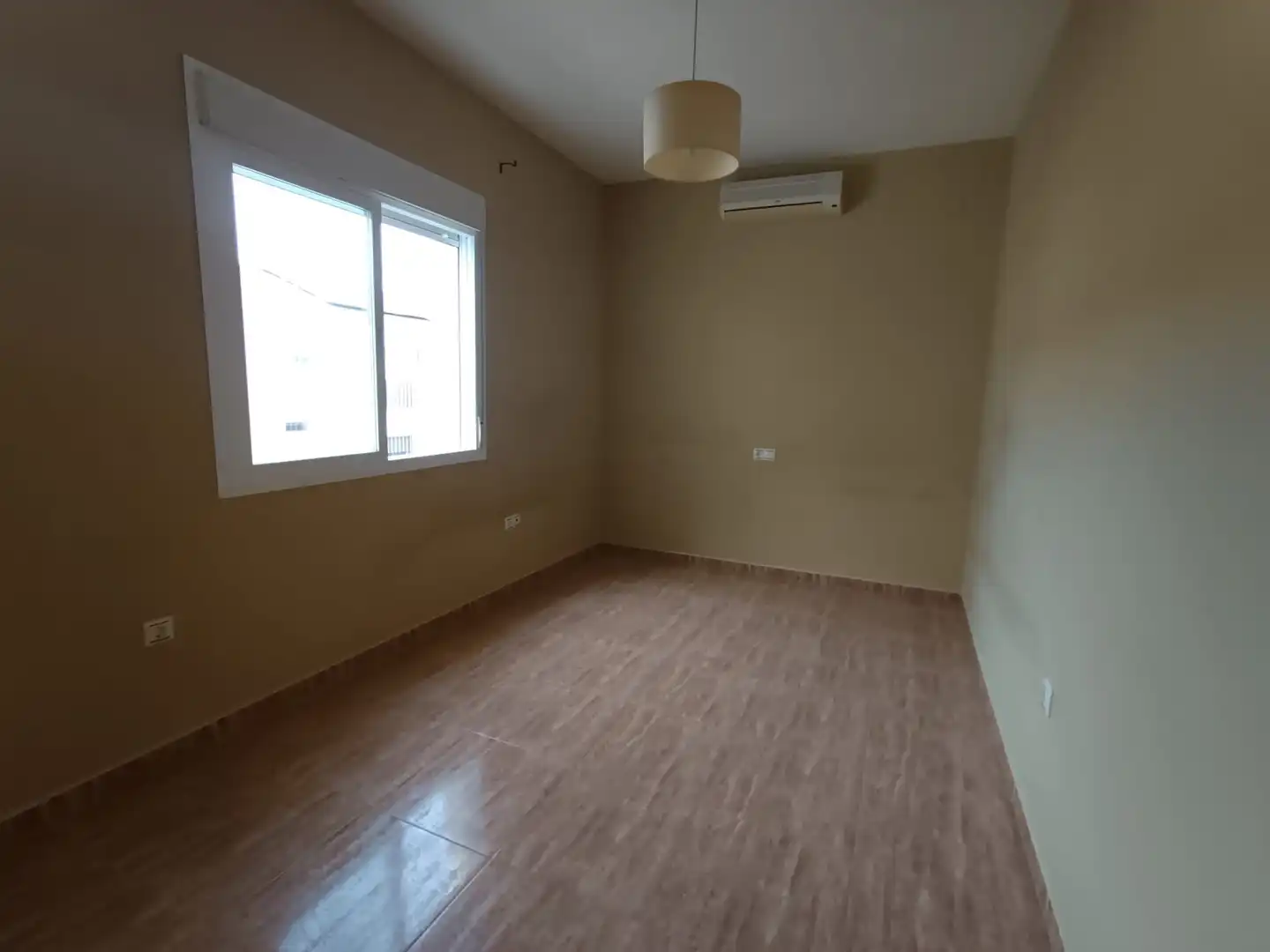 Casa adosada en venta en Calle José Muriel Igneson, 21, La Carolina Habitación de Casa adosada en venta en La Carolina con Aire acondicionado