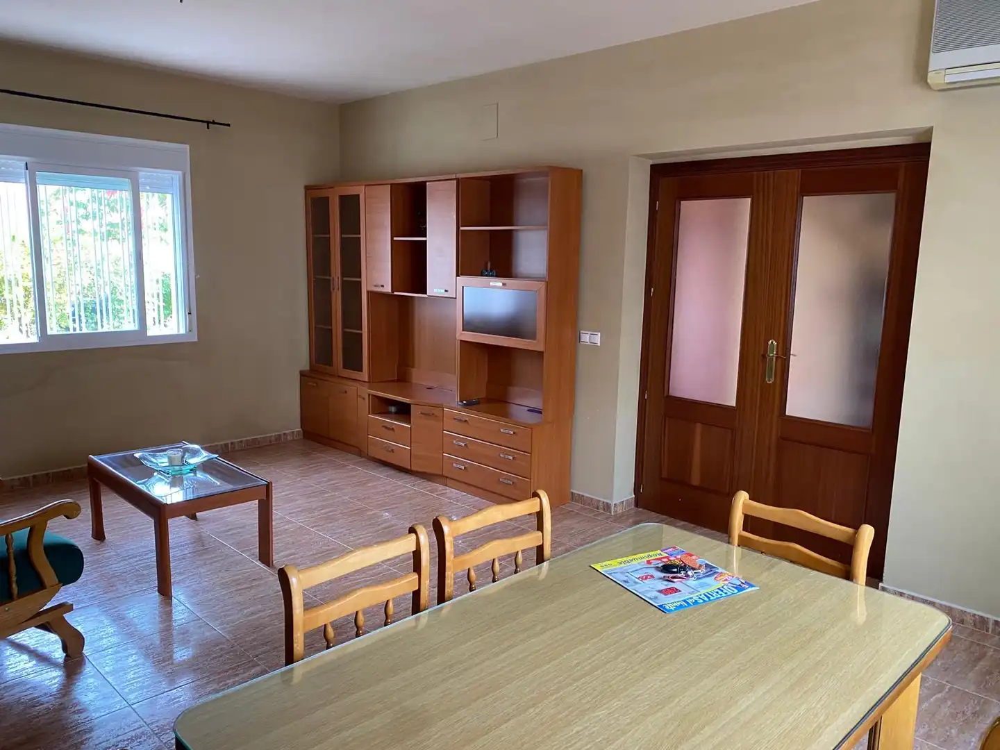 Casa adosada en venta en Calle José Muriel Igneson, 21, La Carolina Sala de estar de Casa adosada en venta en La Carolina con Aire acondicionado
